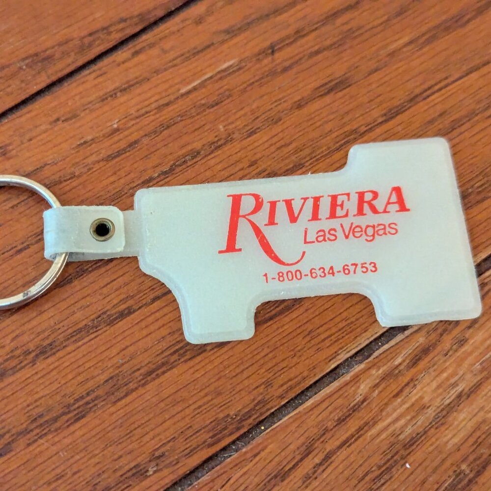 Riveria Las Vegas Hotel Casino Memoribilia White Plastic Keychain Red Type #1
